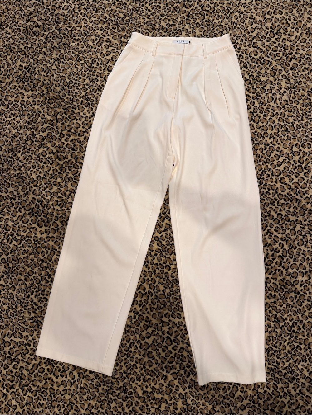 Cream Pleated wide leg trouser